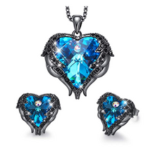 Load image into Gallery viewer, Angel Wing Heart Necklace Set.