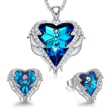 Load image into Gallery viewer, Angel Wing Heart Necklace Set.