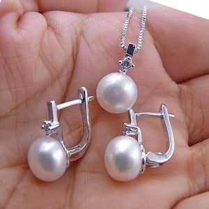 Elegant Shell Pearl Pendant Necklace Set
