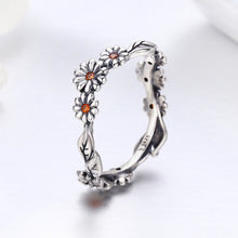 Load image into Gallery viewer, Twisted Daisy Flower Finger Rings